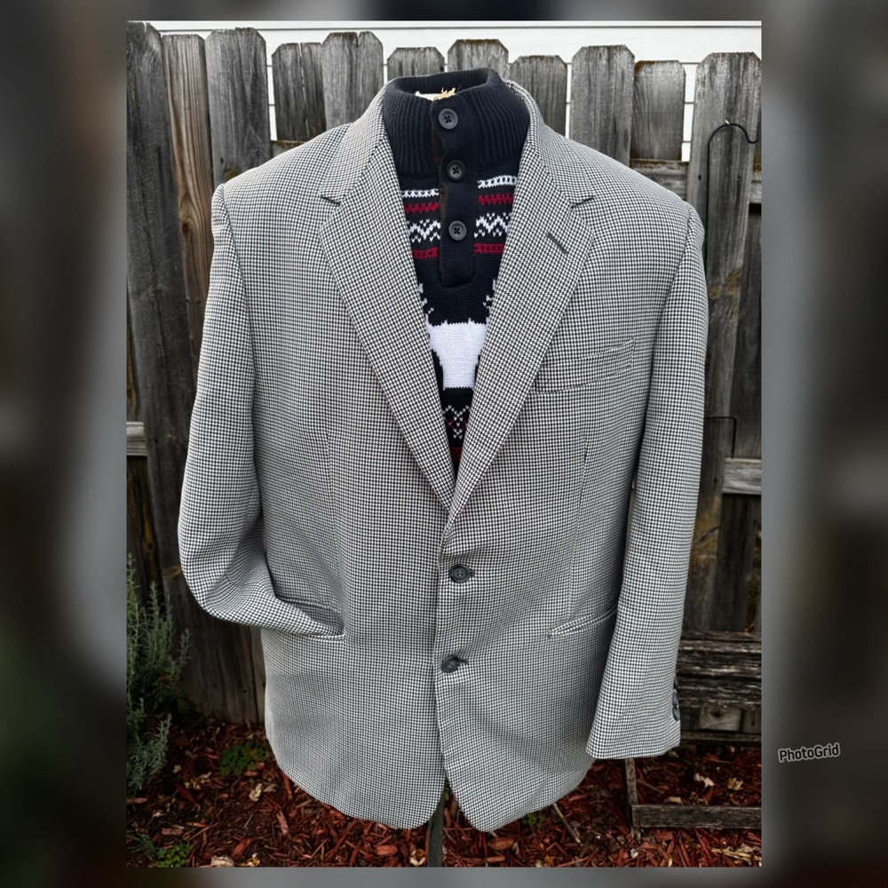 Vintage 1990’s Men’s Black & White Herringbone Sports Coat Blazer, Size 42R